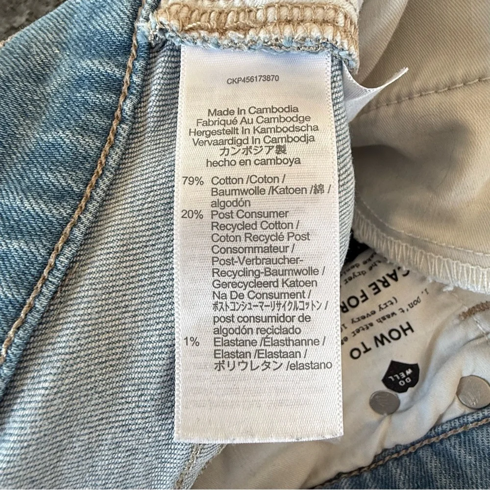 MADEWELL Perfect Vintage 10” High Rise Jean in Ellicott Wash, Raw Hem, Size 25P - Picture 9 of 10